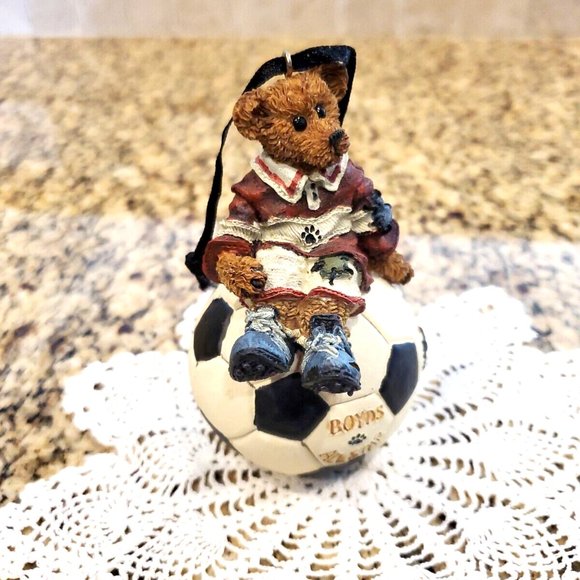 Boyd's Bears Christmas Ornament Resin, Soccer 1998, 4" Tall Boyd's Allstar - Picture 6 of 7